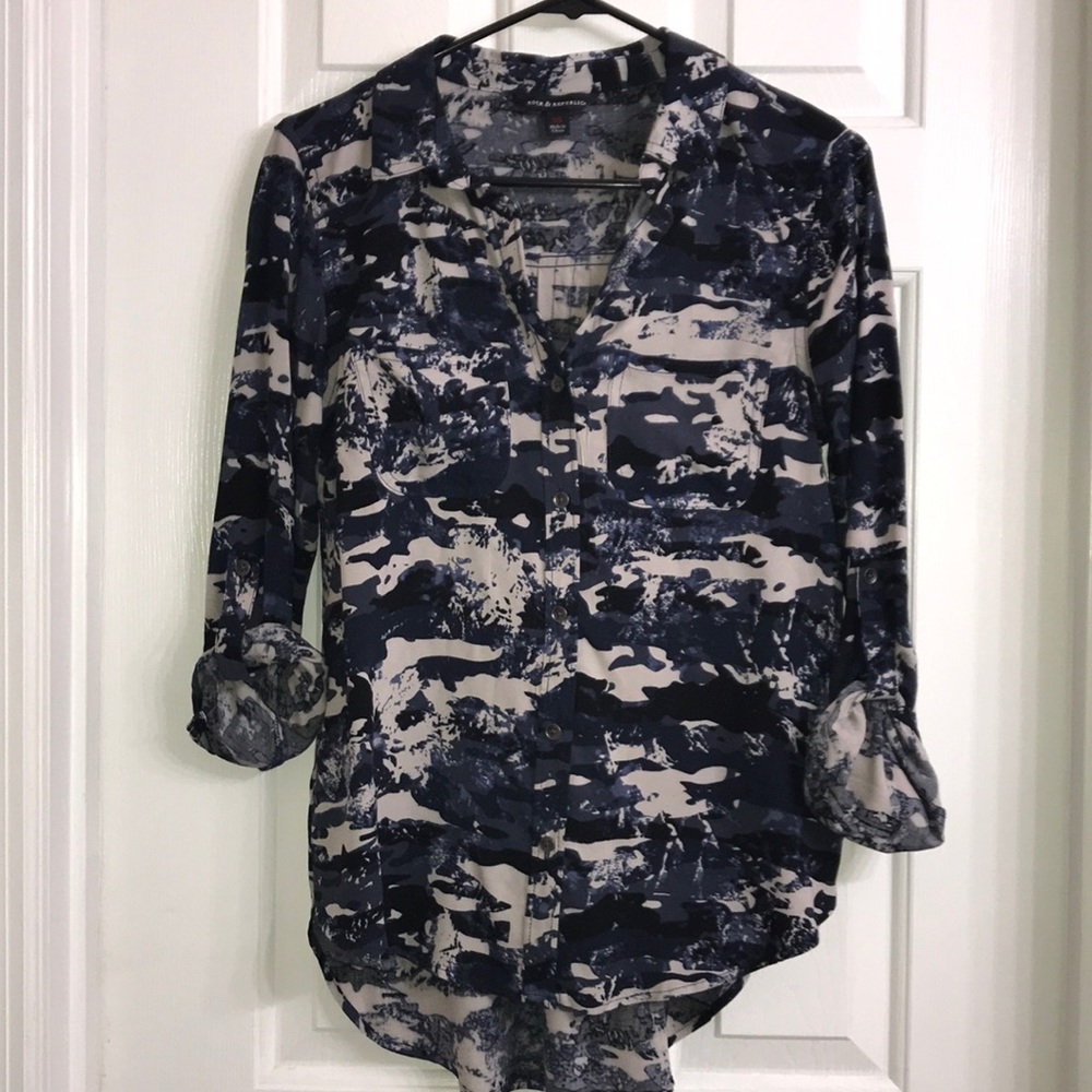 Rock & Republic Button Down Roll Cuff Camo Top